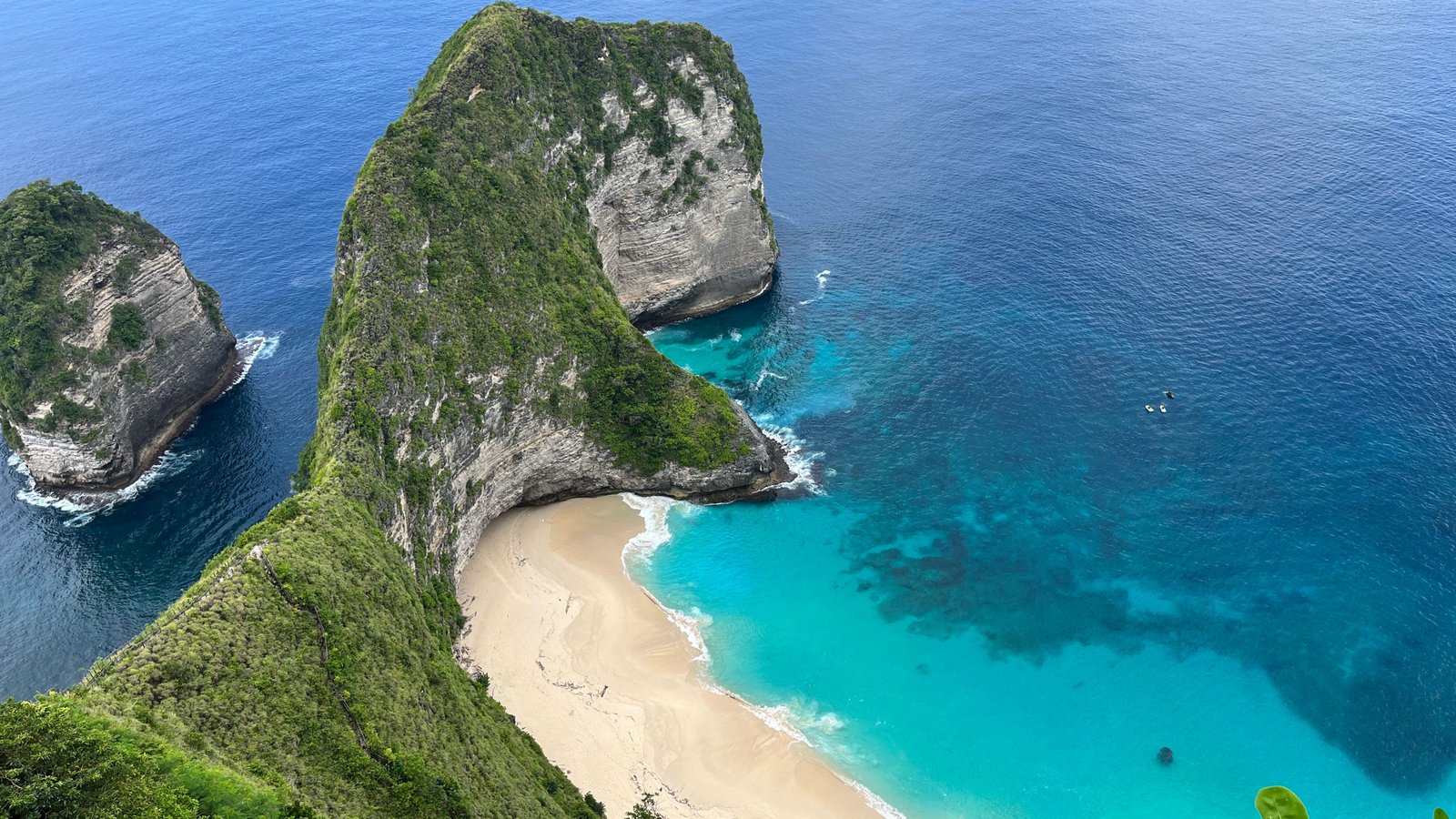 Nusa Penida Kelingking Beach